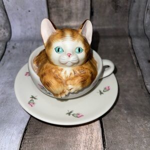 Porcelain Music Box Orange Tabby Kitten in Tea Cup Mann 1982 Memory Japan Cat